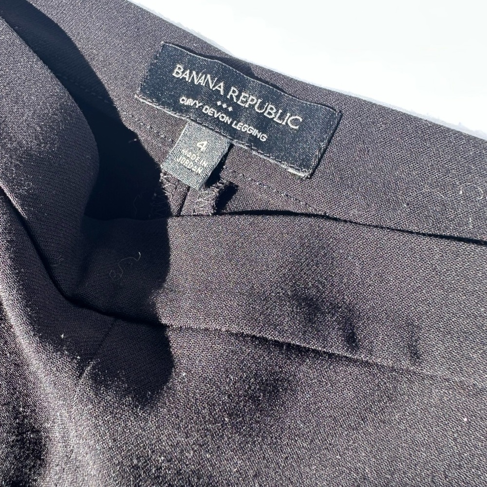 Banana Republic Classic Black Capri Leggings